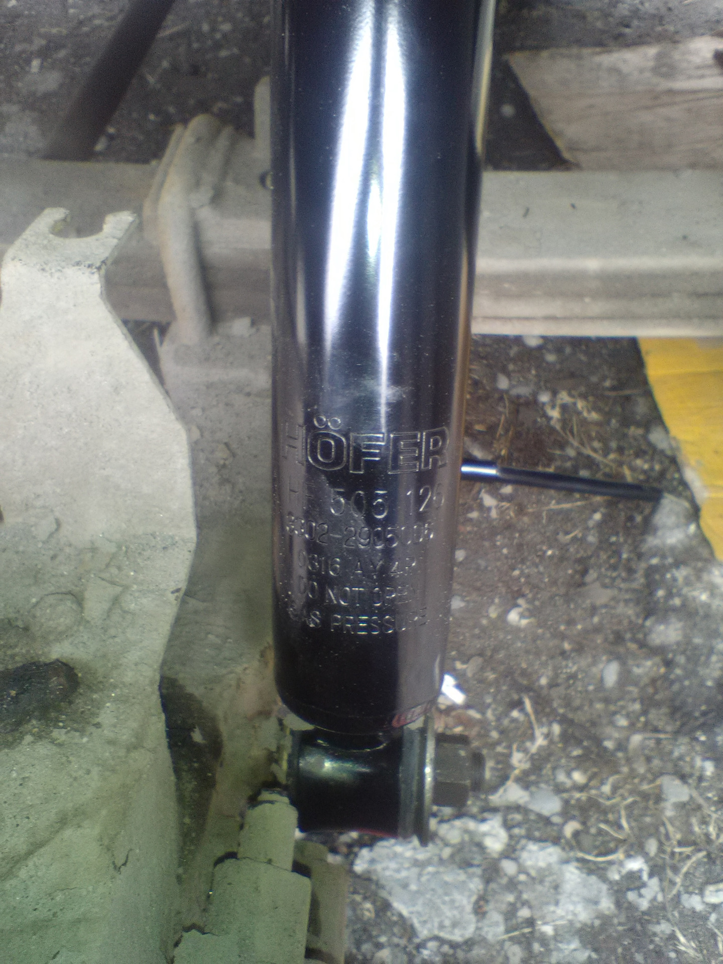 задние амортизаторы нива 21214. шток амортизатора kayaba (338002). газомаслянные амортизатор контракт. установка амортизаторов газомаслянные. газомаслянные амортизаторы каяба.