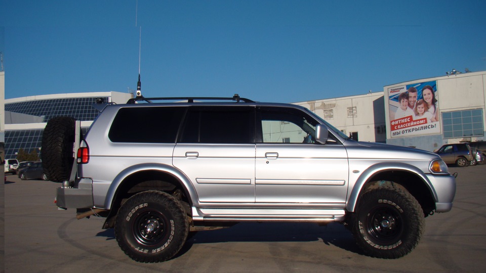 mitsubishi pajero 1 тюнинг на 33 колесах mitsubishi pajero 1 тюнинг на 33 колесах