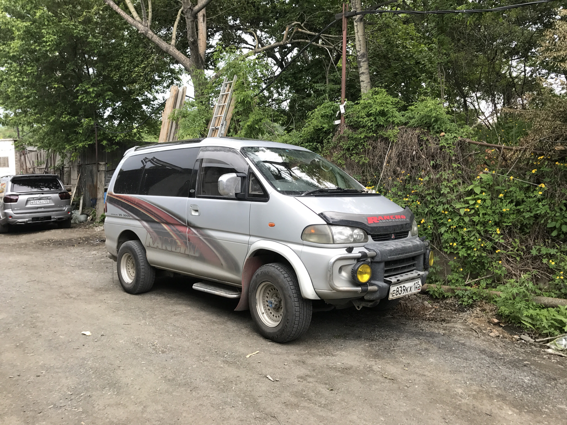 Delica d3. Mitsubishi Delica l400. Митсубиси Делика 400. Митсубиси Делика 3. Митсубиси Делика 2022.