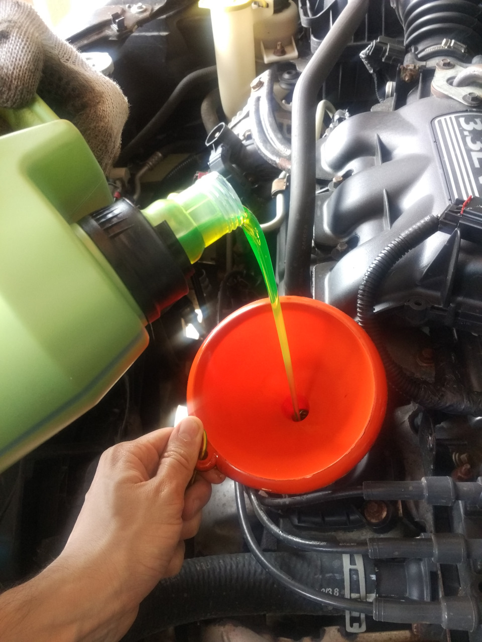 Замена масла, опорного подшипника и чистка ДЗ — Dodge Caravan V, 3,3 л ...