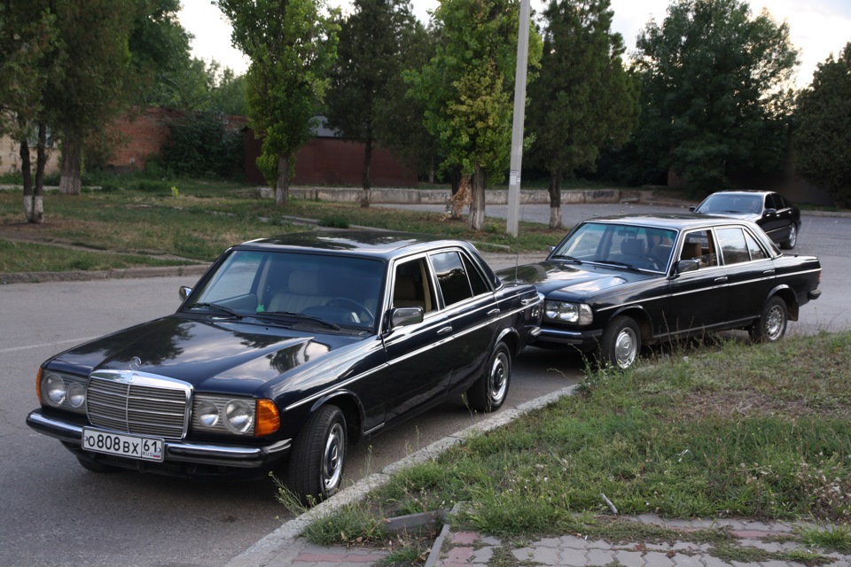 W123 черный