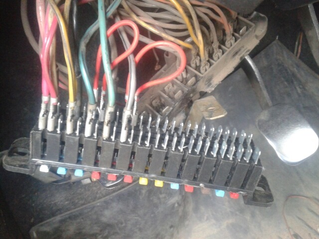 Евроблок или ставим блок предохранителей от Волги — Lada 21061, 1,6 л ...