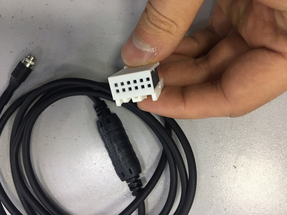 Выход аукс. Aux out. Aux выход. Aux выход на ps4 Slim. Выход aux out.