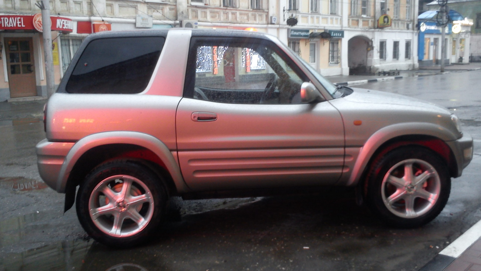 Toyota RAV4 (I) 2.0 бензиновый 1999 | 