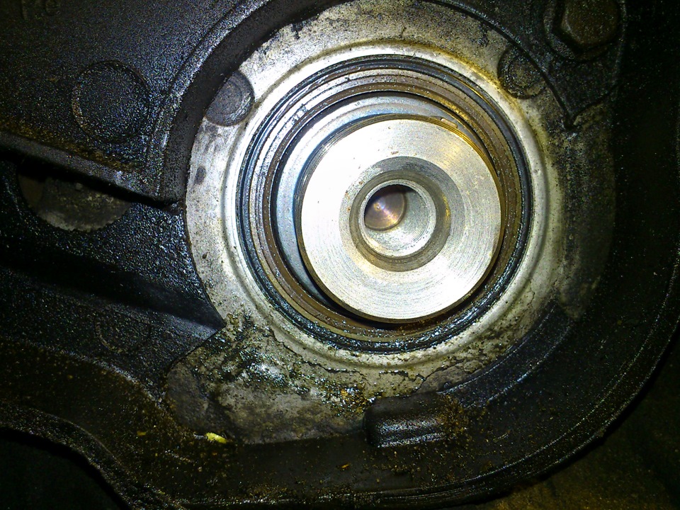 5. 6 грм. Шайба под сальник. Текет задний сальник коленвала 21213. Задний сальник коленвала газ-511.