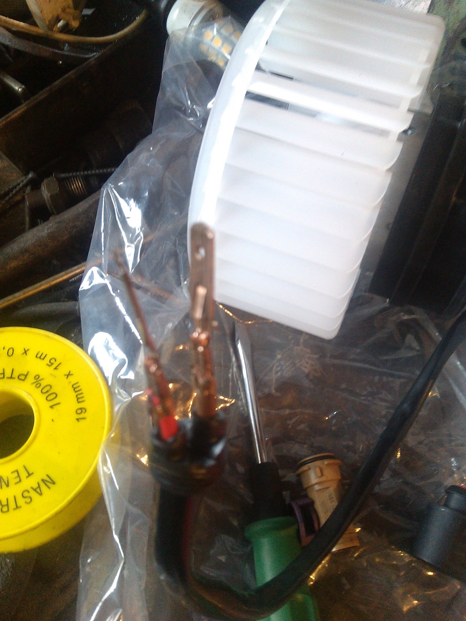 Уже обжатые на новом моторе — Audi A8 (D2)