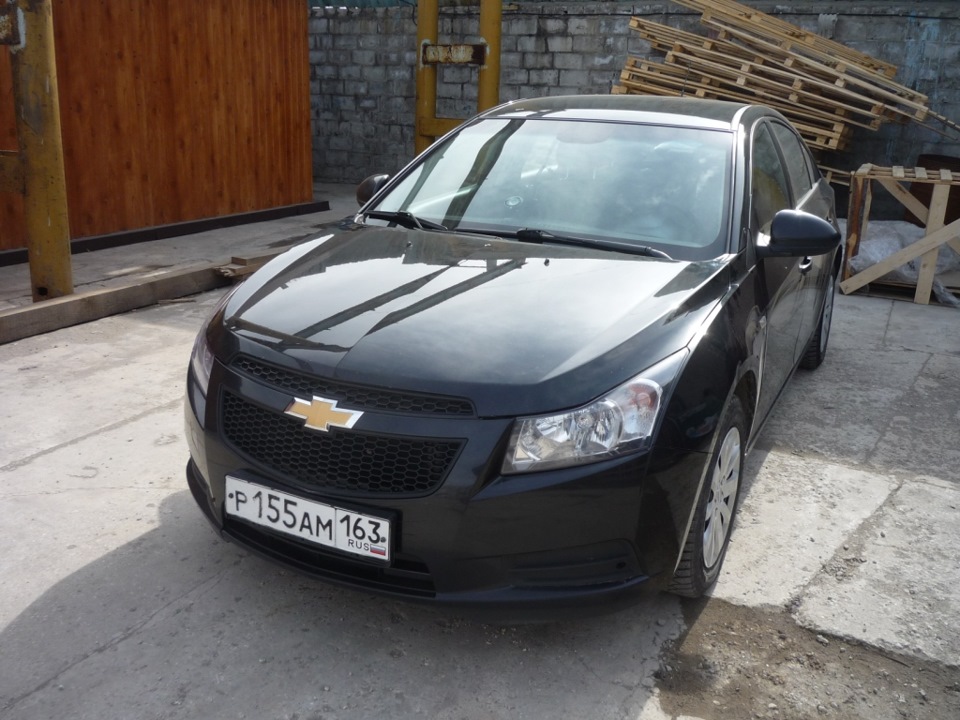 Полосы на капот Chevrolet Cruze