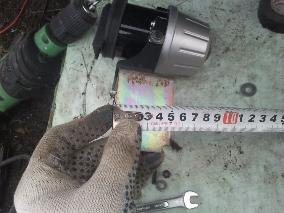 Установка линзованой оптики hella на место противотуманок. — Dodge ...