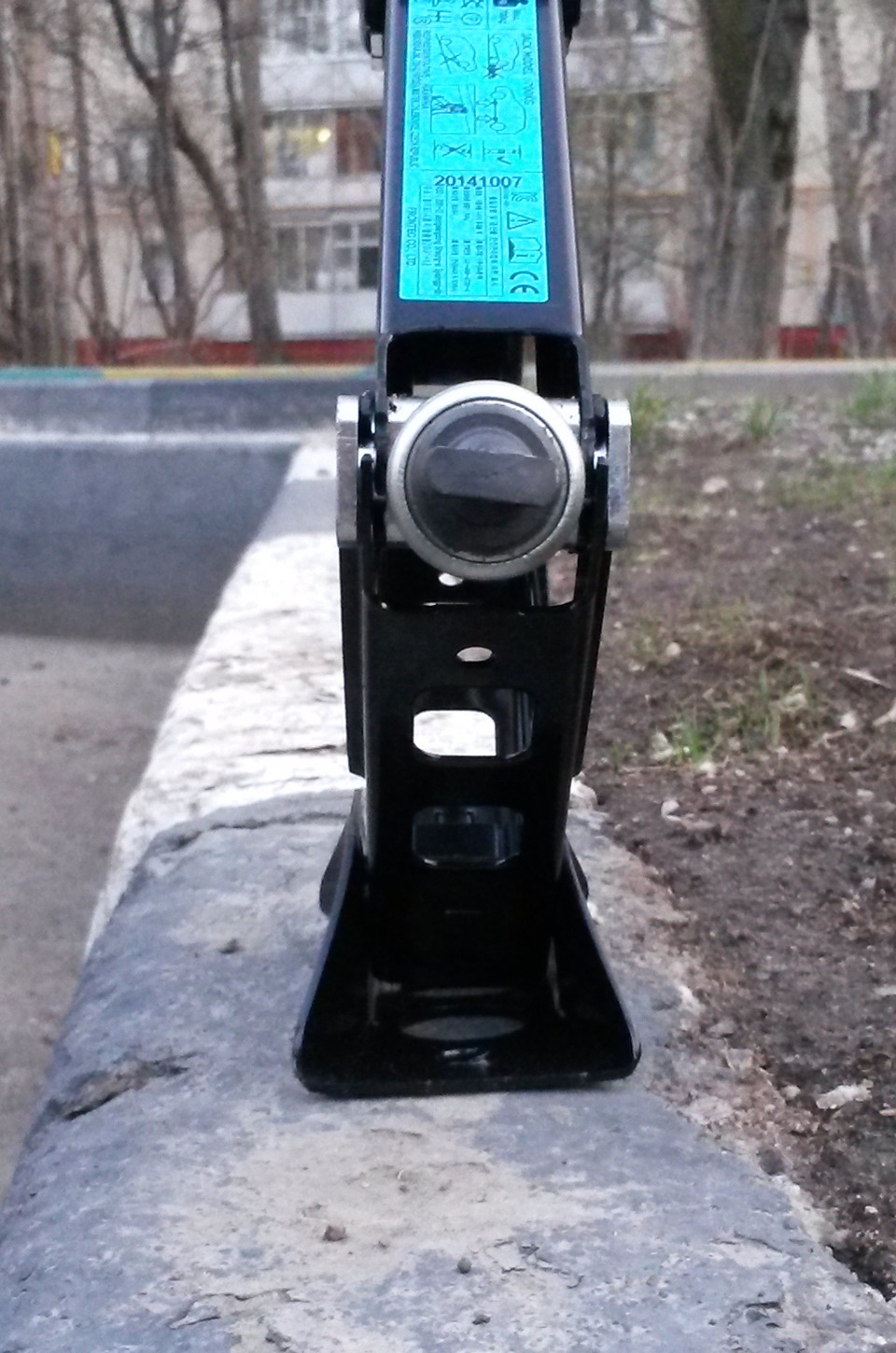 Штатный домкрат — всем домкратам домкрат. Или нет?.. — DRIVE2