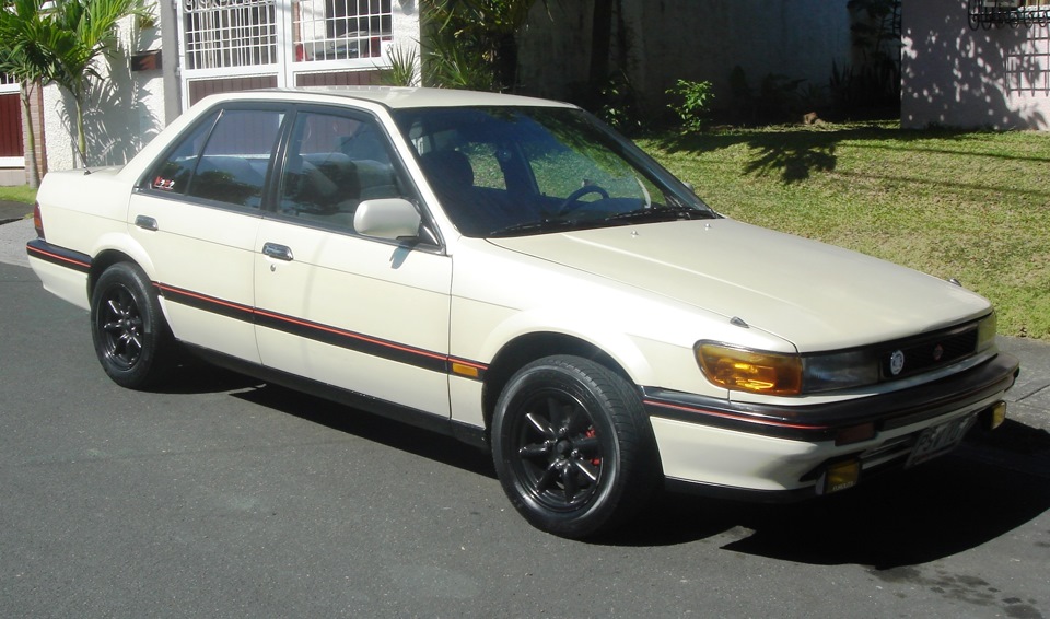 Ниссан блюбер. Nissan Bluebird u12. Nissan Bluebird 1991. Nissan Bluebird 9. Ниссан Блюберд 1992.