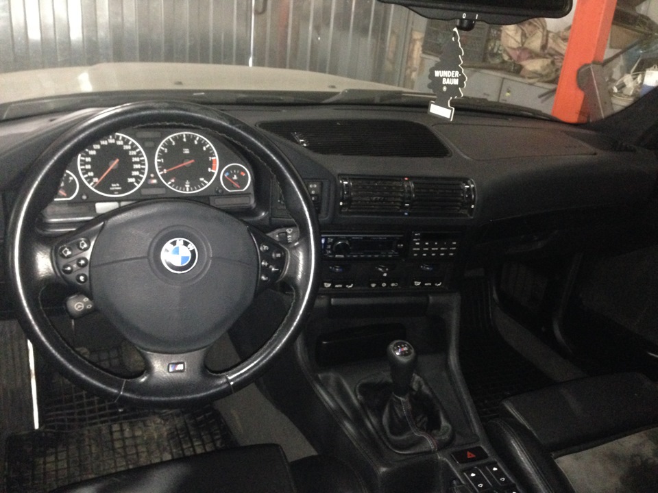 BMW 525 2005 руль