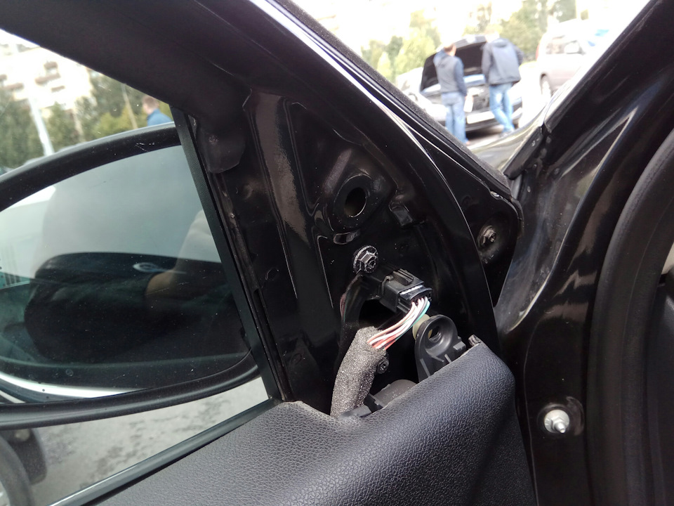 Как снять зеркало рено флюенс Пластиковый треугольник зеркала - Renault Fluence, 2 л, 2012 года запчасти DRIVE