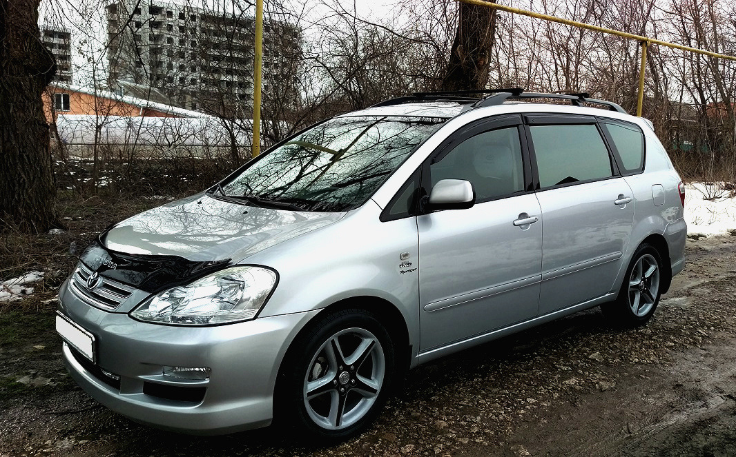 Тойота авенсис версо. Тойота Авенсис версо 2.0. Тойота Авенсис версо 2005. Toyota Avensis Verso 2.0 дизель. Тойота Авенсис версо 2008.