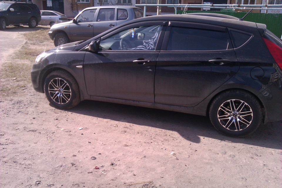 Такие диски куплены на лето. — Hyundai Solaris Hatchback, 1,4 л, 2011 ...