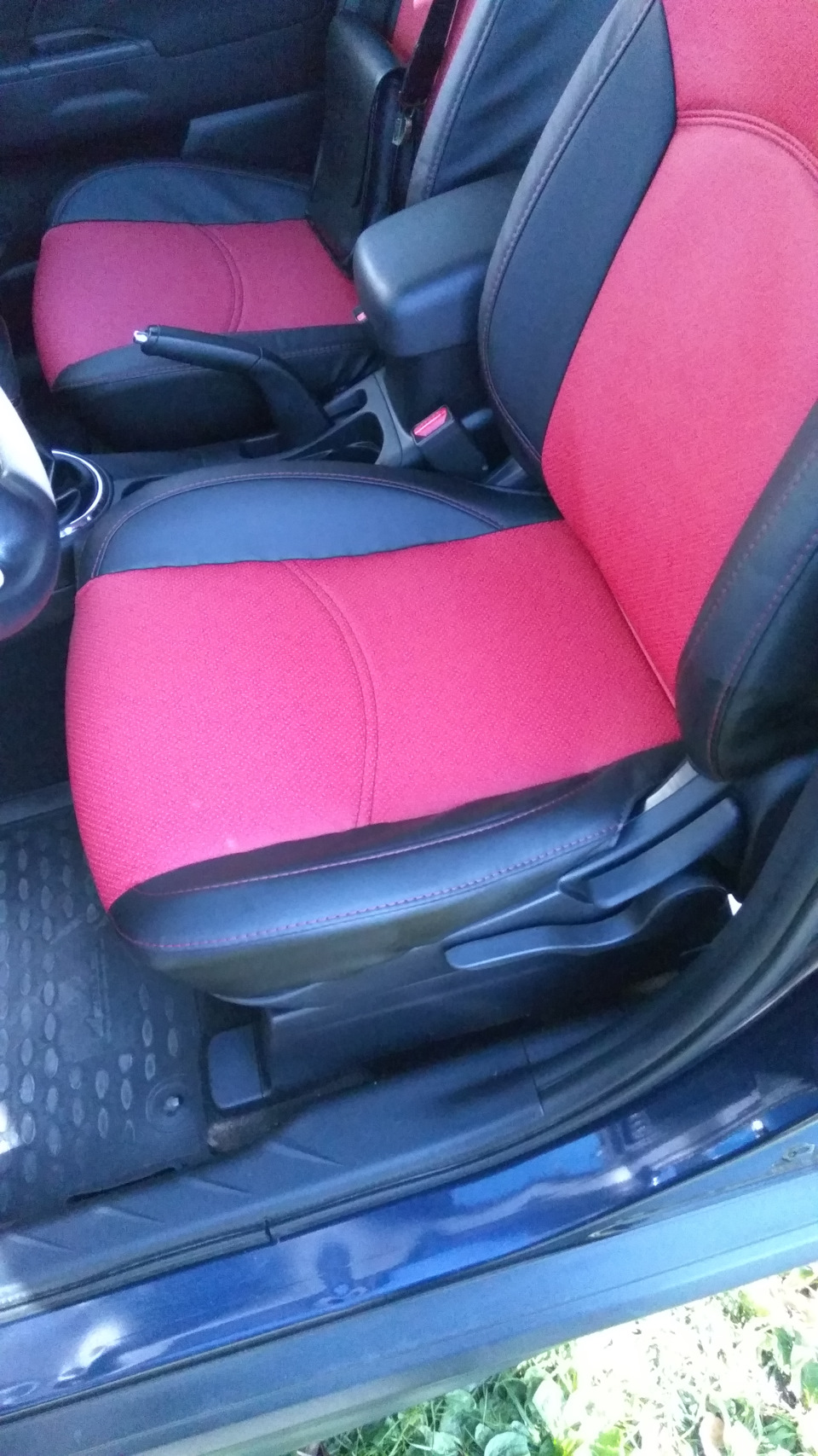 Чехлы из экокожи — Mitsubishi ASX, 1,6 л, 2011 года | тюнинг | DRIVE2