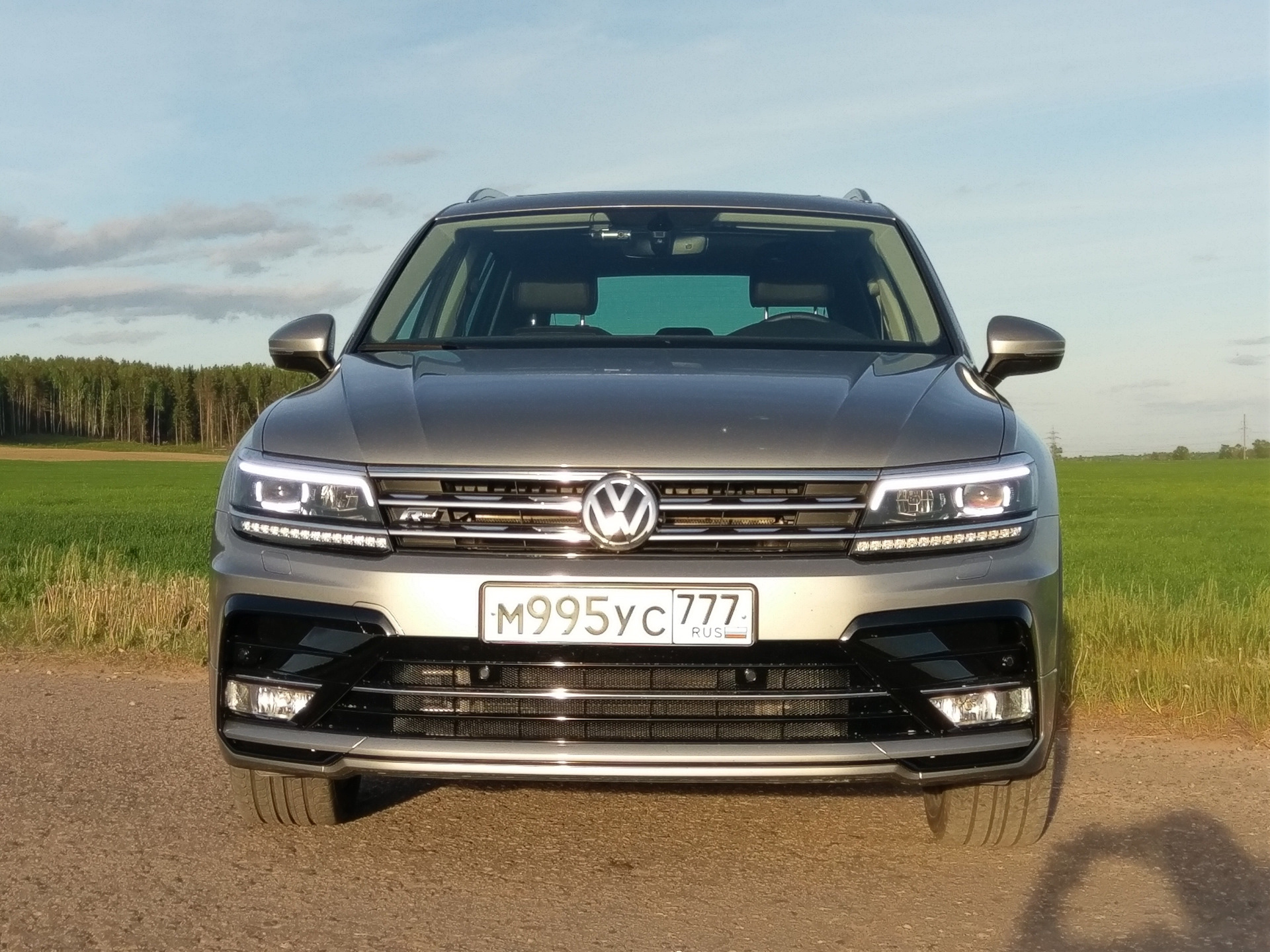 Бампер volkswagen tiguan. Бампер r line Tiguan 2019. Передний бампер Тигуан 2 r line. Бампер на Тигуан р лайн 2019. Бампер r-line Tiguan 2.