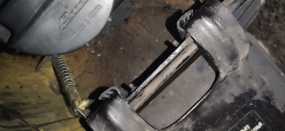 Ограничитель открывания люка бензобака УАЗ Хантер — УАЗ 315195 Hunter ...