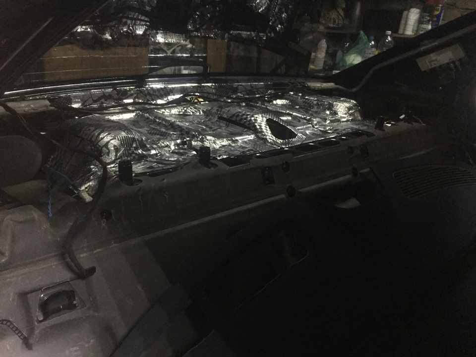 Продолжаю клеить шумку — BMW 5 series (E39), 2,5 л, 2002 года ...