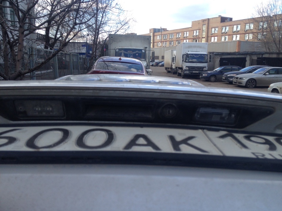 Замена подсветки номера — Audi A6 (C6), 3,2 л, 2006 года | своими ...