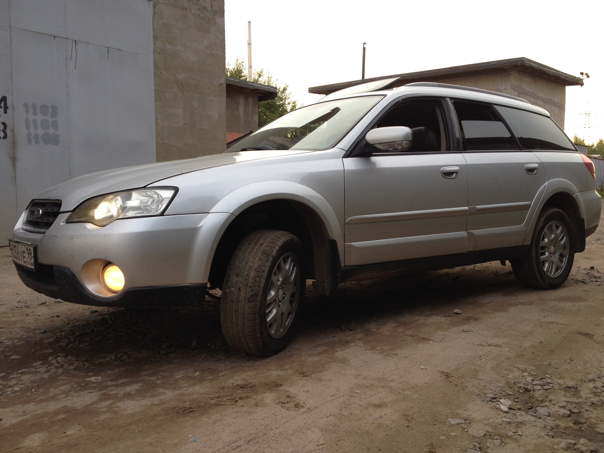 Клиренс аутбек. Субару Аутбек на проставках. Увеличение клиренса Subaru Outback BH. Проставки для увеличения клиренса Субару Аутбэк. Аутбек 3 поколения с увеличенным клиренсом.