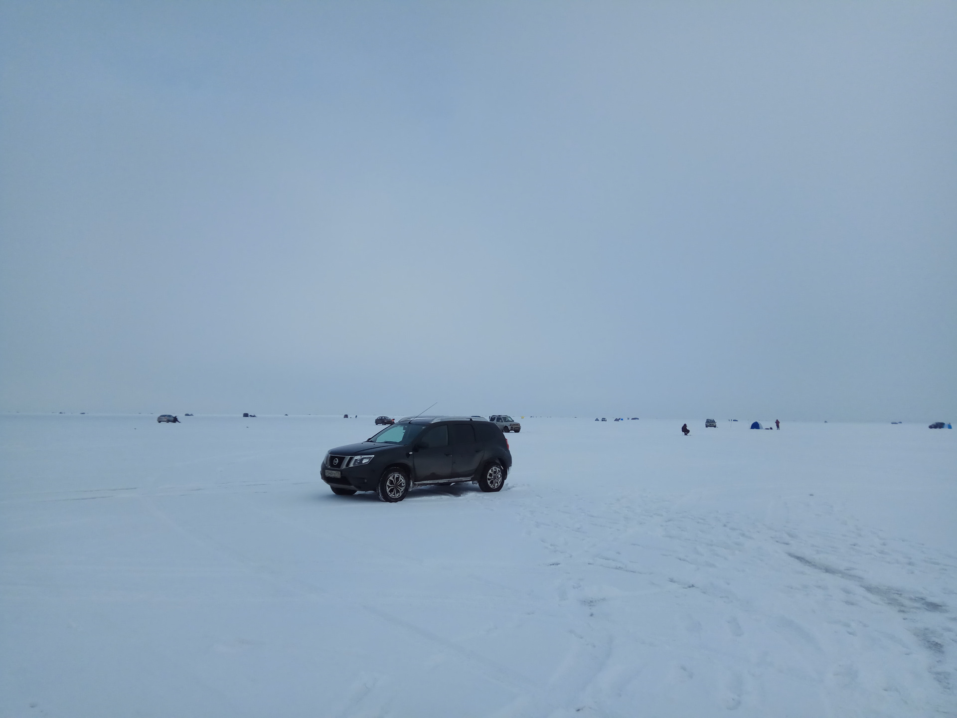 Зимняя рыбалка на Ладожском озере. Рыбалка на Ладоге зимой. Лед на ладожском озере