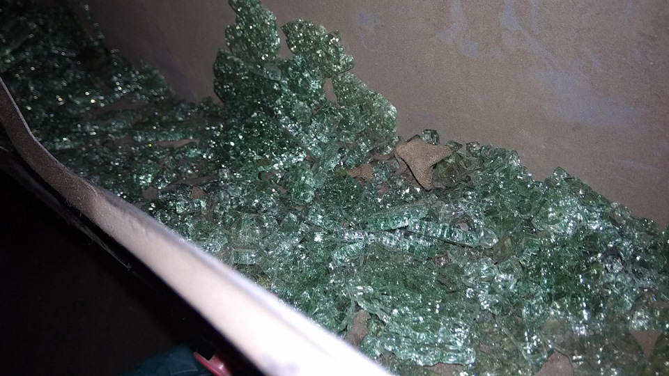 Лопнуло стекло в водительской двери. Возник вопрос настройки ...