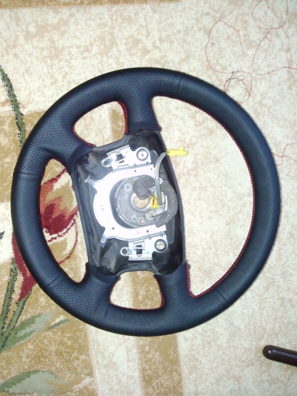 Кожа на руль — Volkswagen Golf Mk4, 1,6 л, 1998 года | своими руками ...
