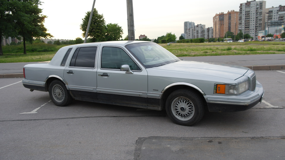 Lincoln town car. Линкольн Таун кар 1994. Lincoln Town car II 1994. Линкольн Таун кар 1994г. Linkoln Town car 1994.