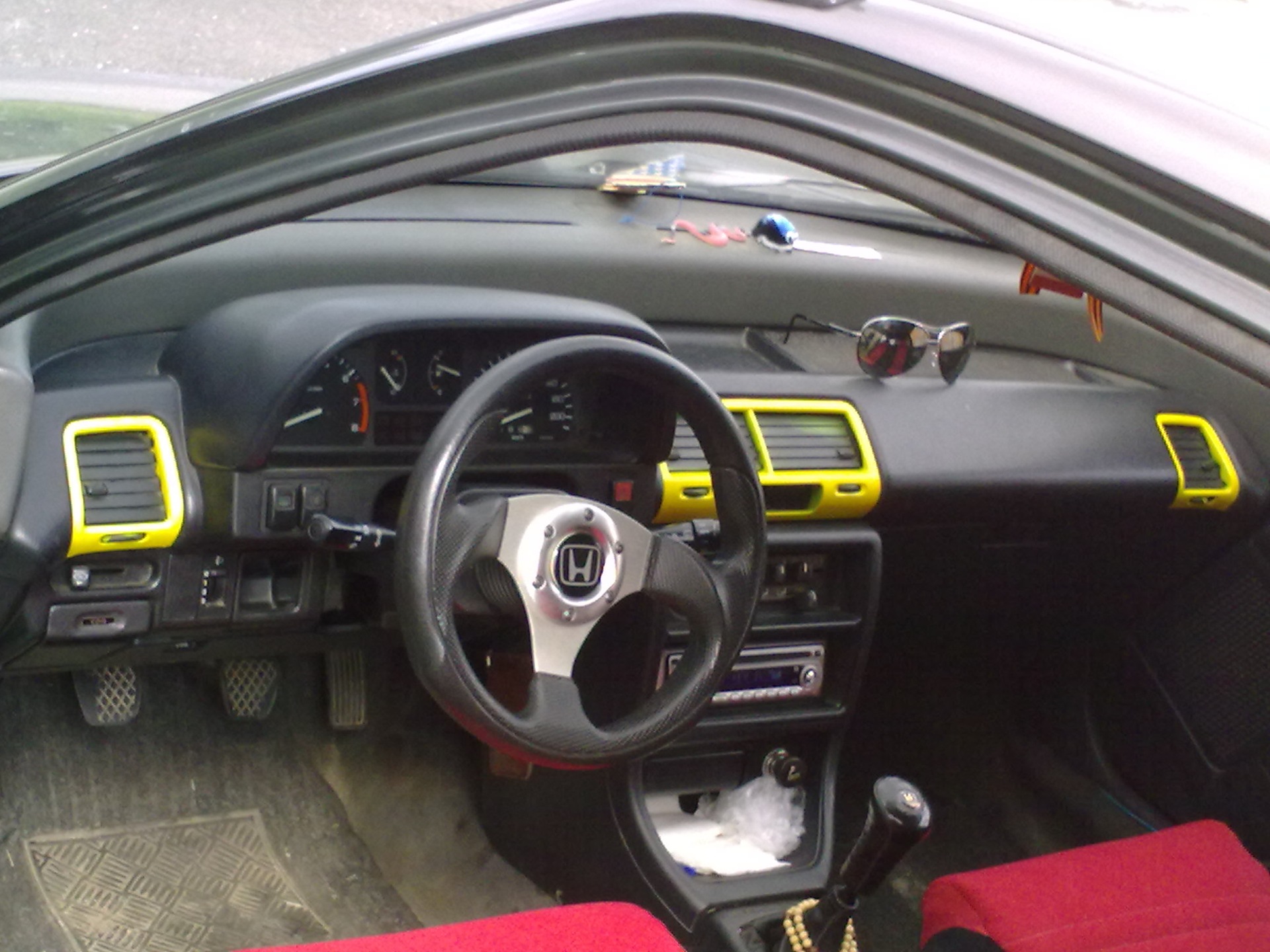 Обшивка кресел и покарска воздухозаборинков — Honda Civic Ferio (5G), 1 ...