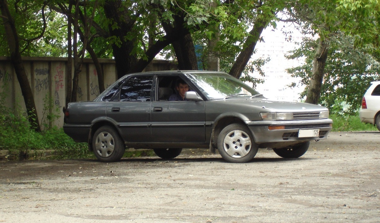      Toyota Sprinter 15 1988