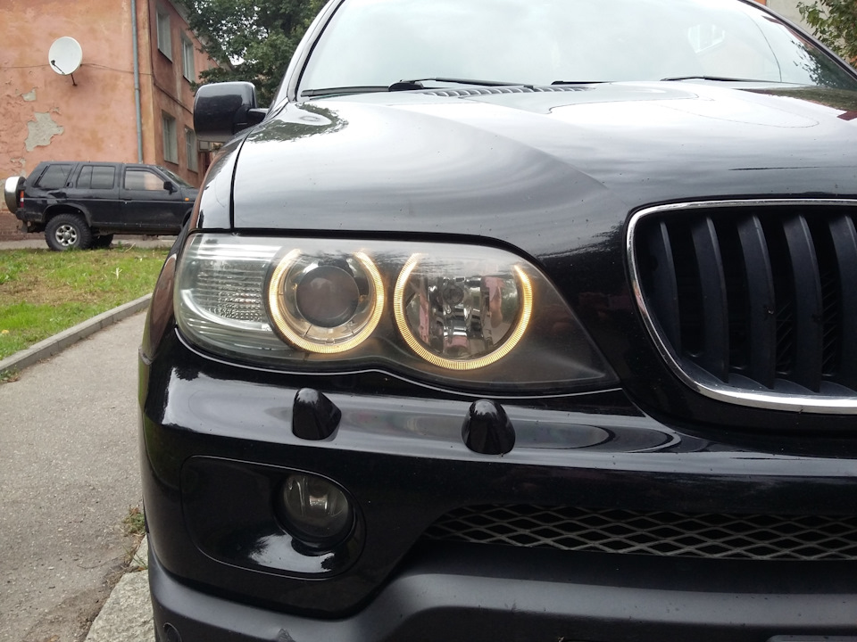 Ангельские глазки на BMW X5