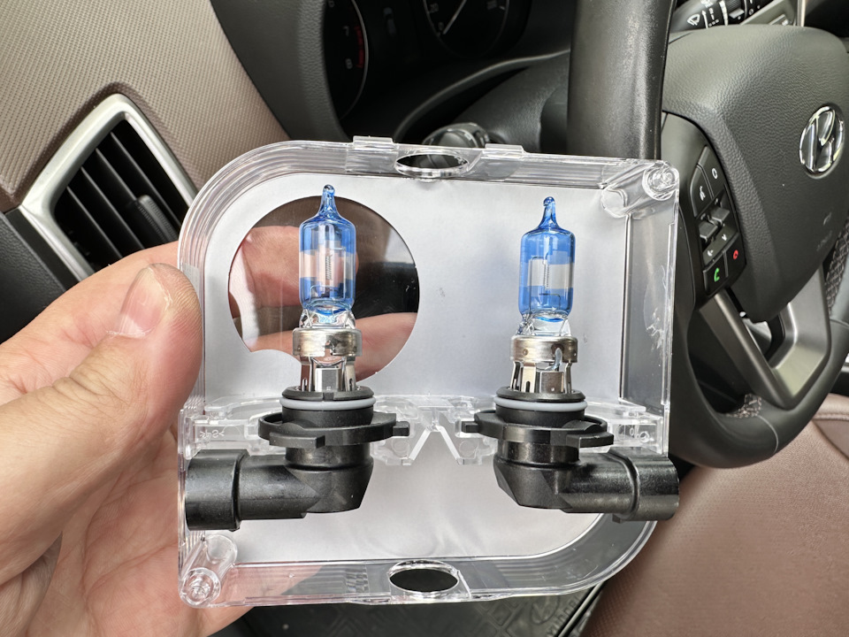 В упаковке две лампы. — Hyundai Creta (1G)