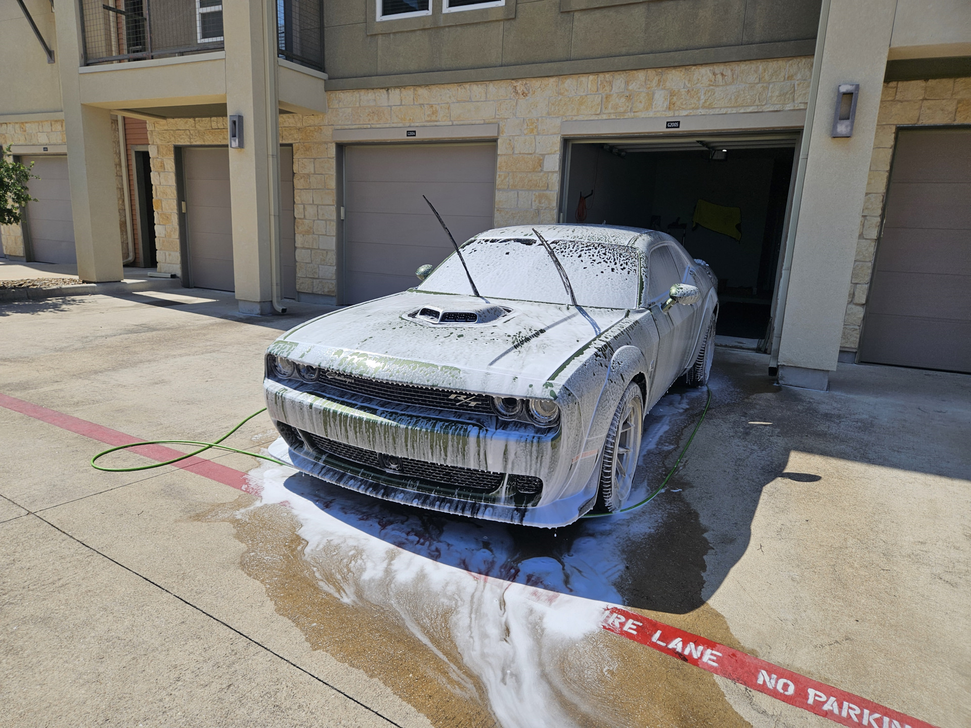 Первая замена масла — Dodge Challenger, 6,4 л, 2023 года | своими ...