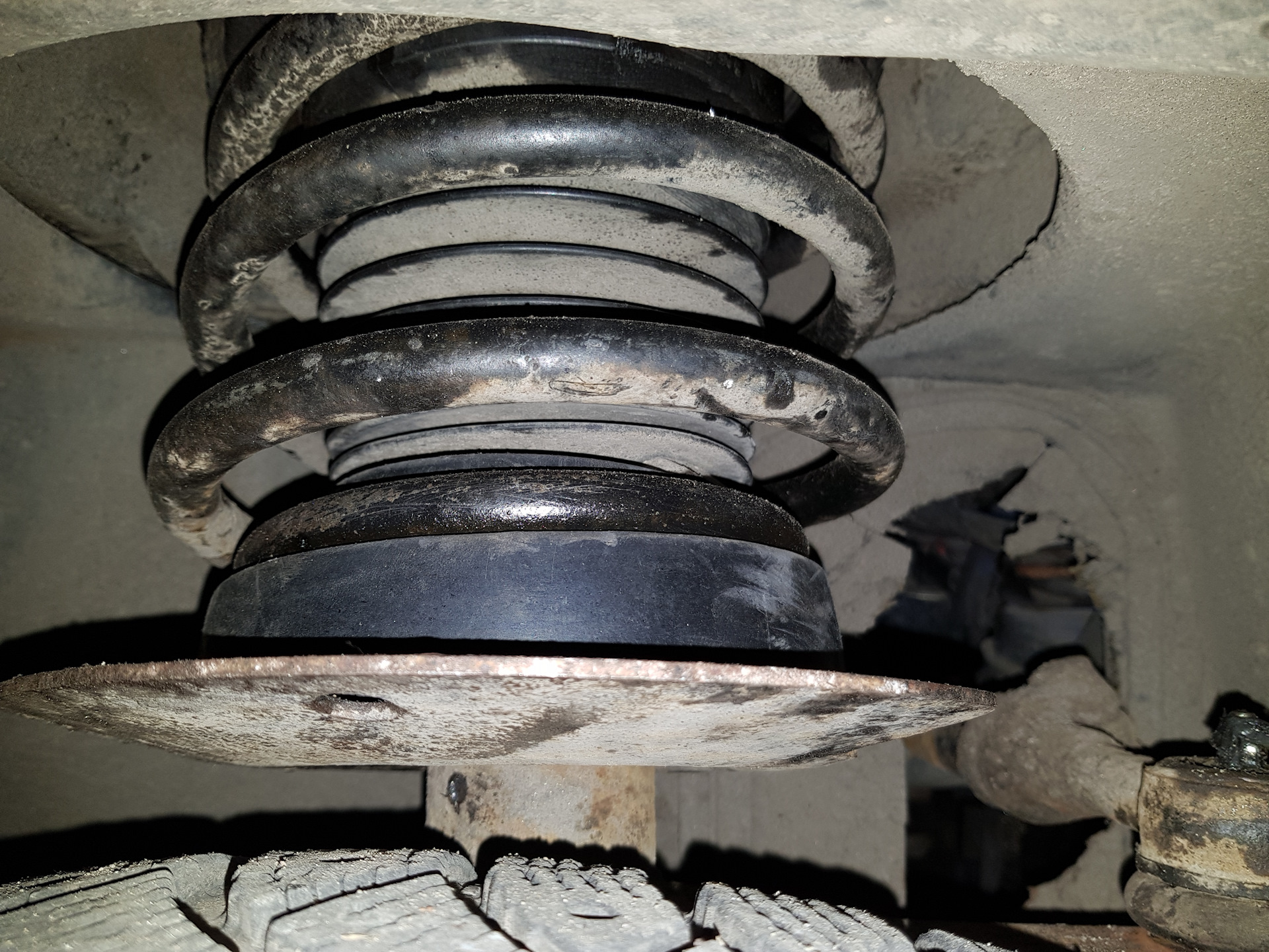 Проставки под автомобиль. Проставки под пружины для увеличения клиренса. Проставки под задние пружины рено меган 2. Клиренс форд мондео. Проставки под пружины ока.