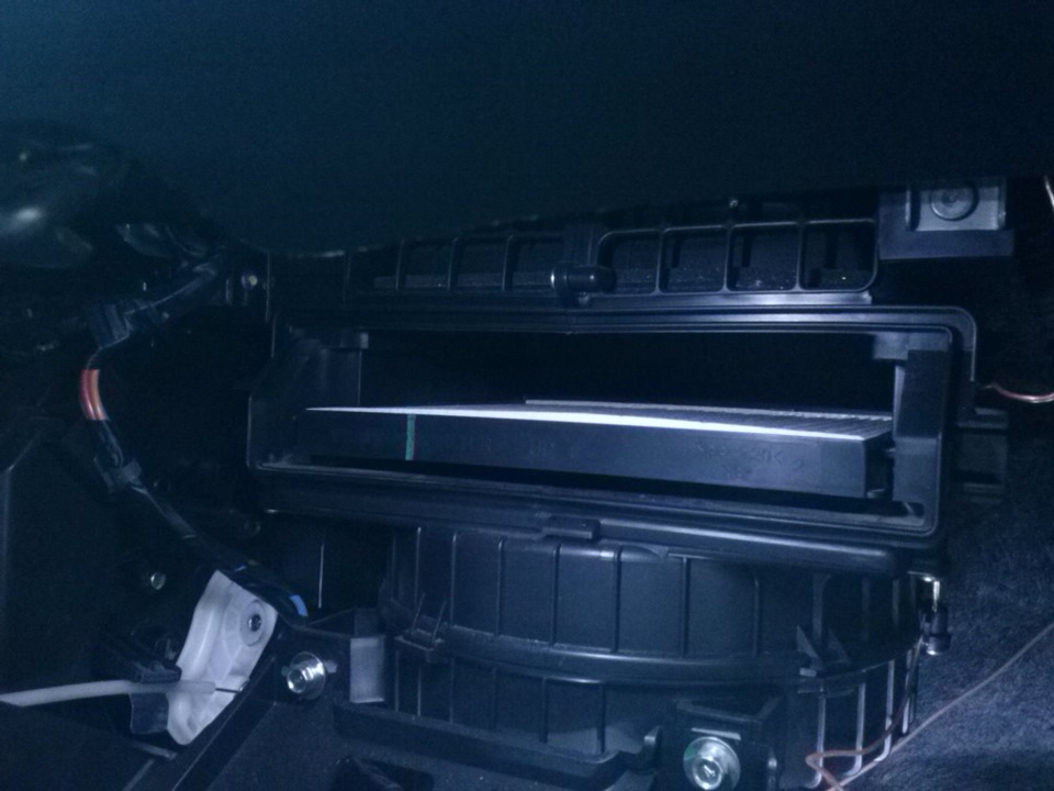 Замена салонного фильтра — KIA Rio (3G), 1,6 л, 2013 года | расходники ...