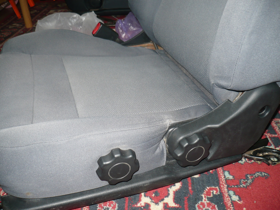 Как убрать "дырку" на сиденье — Nissan Almera II (N16), 1,8 л, 2004 ...