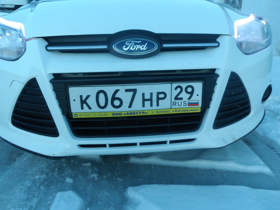 Черные номерные рамки — Ford Focus Sedan III, 1,6 л, 2012 года | просто ...