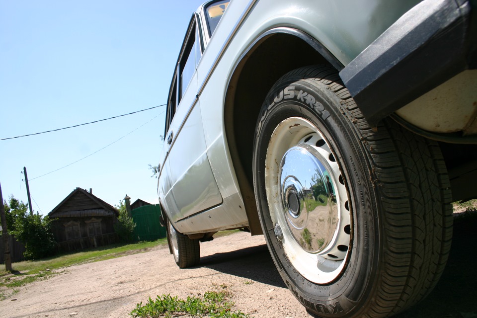 Подкраски низа передней пасажирской двери — Lada 21061, 1,5 л, 1989 ...