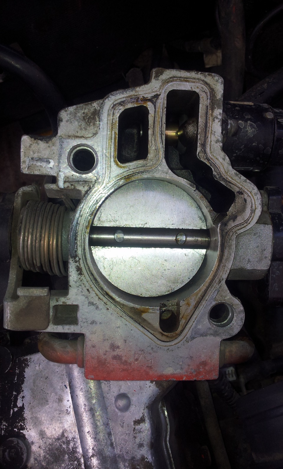 Чистка дроссельной заслонкИ — Lada 21124, 1,6 л, 2005 года | плановое ...