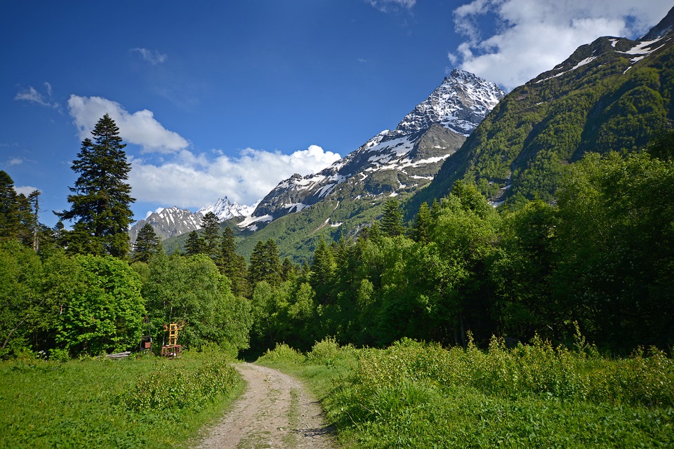 Домбай фото поселка летом