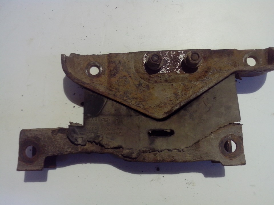 Форд Таурус 1993 г.в. восстановление полиуретаном подушки коробки — DRIVE2