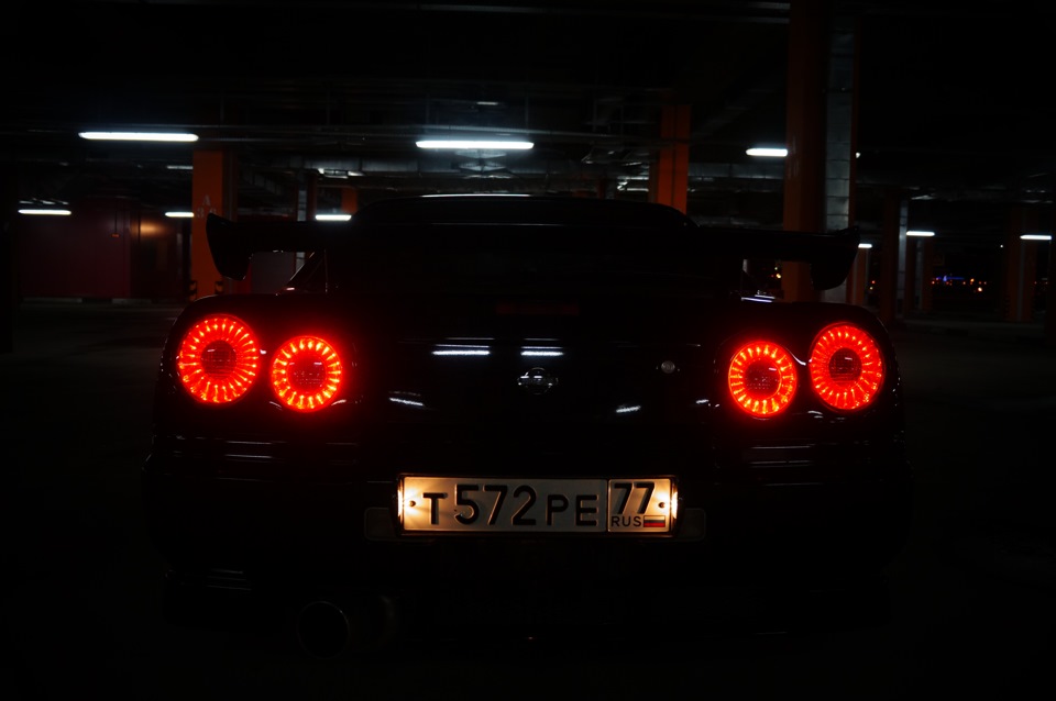 Оптика r34. Фары skyline r34 ксенон. Фары скайлайн 34. Фары скайлайн 34. Задние фонари skyline r32.