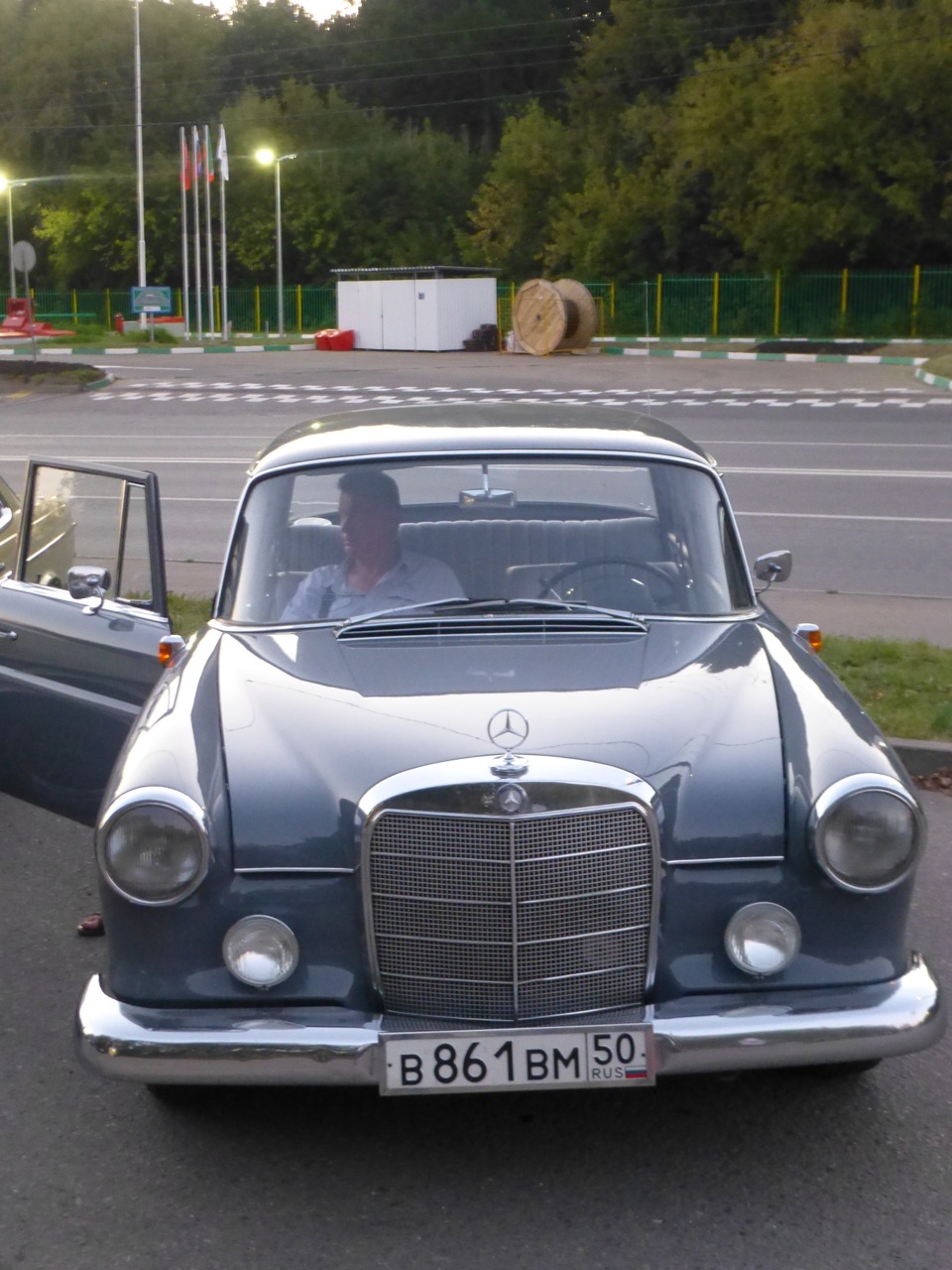 Девушки, и машинки) Встреча Luxury Drive Show — прошла успешно! —  Сообщество «Mercedes-Benz Life Style» на DRIVE2