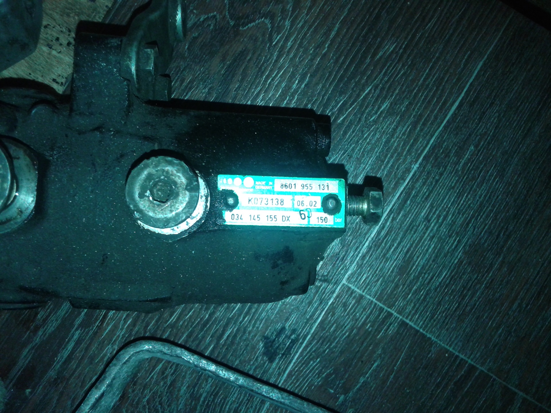 Потекла жидкость с ГУРа — Audi 100 (C3), 2,3 л, 1989 года | своими ...