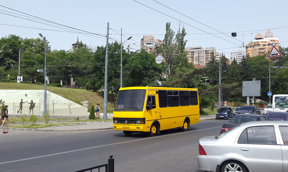 чОткий паца! Представляете объём вложений в тонировку? Даже я бы так не сделал. Шучу, сделал бы ещё сильнее. Лоб то просвечивает! :)) — Mercedes-Benz G-Class (W463 1G)