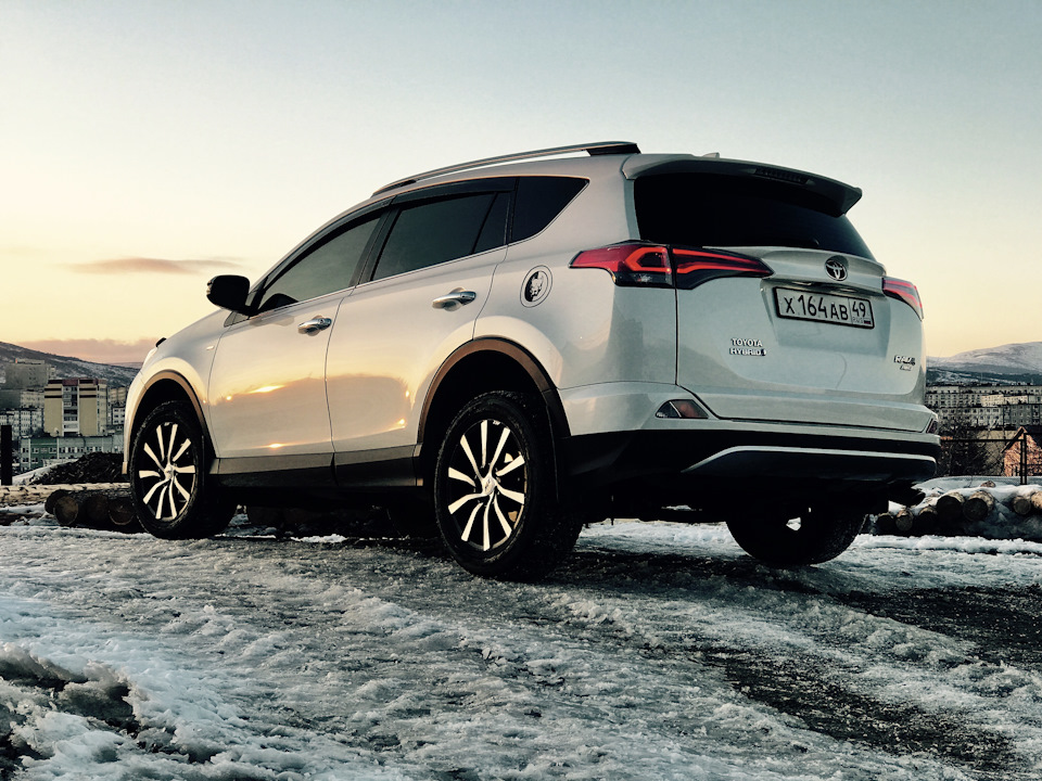 Фото в бортжурнале Toyota RAV4 (IV)