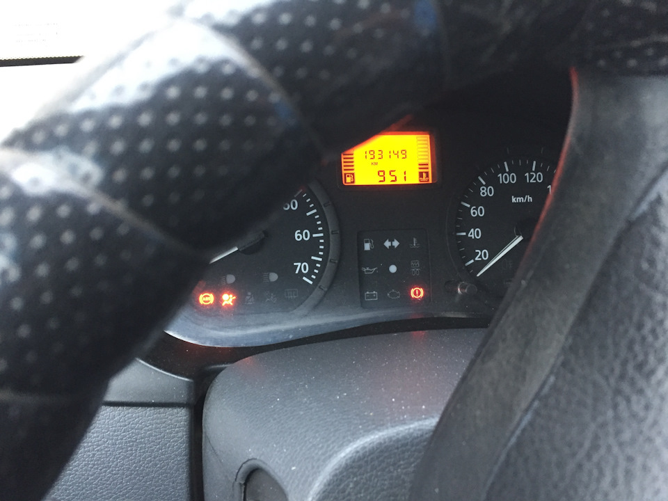 рено Логан, Logan троит двигатель — DRIVE2