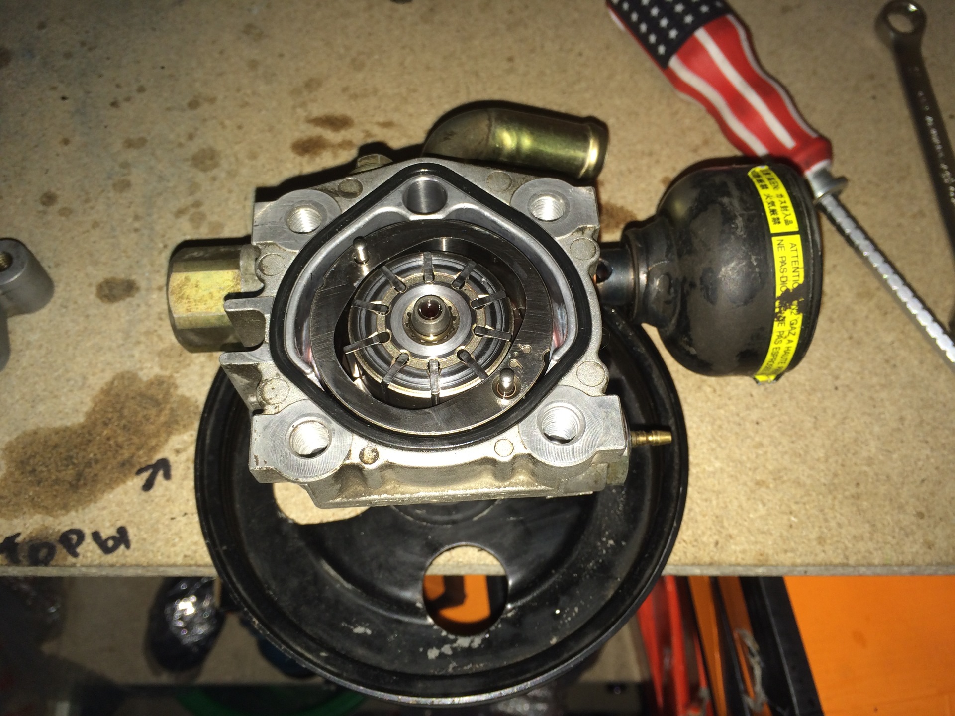 гидроусилитель руля форд фокус 2 1. гидроусилитель руля т4. отказывает гур. насос гур крайслер вояджер 2,0. ремкомплект гур портер 1.