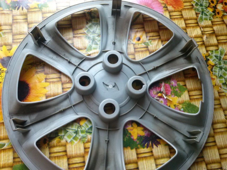 колпаки от соляриса — Geely MK Cross, 1,5 л, 2013 года | аксессуары ...