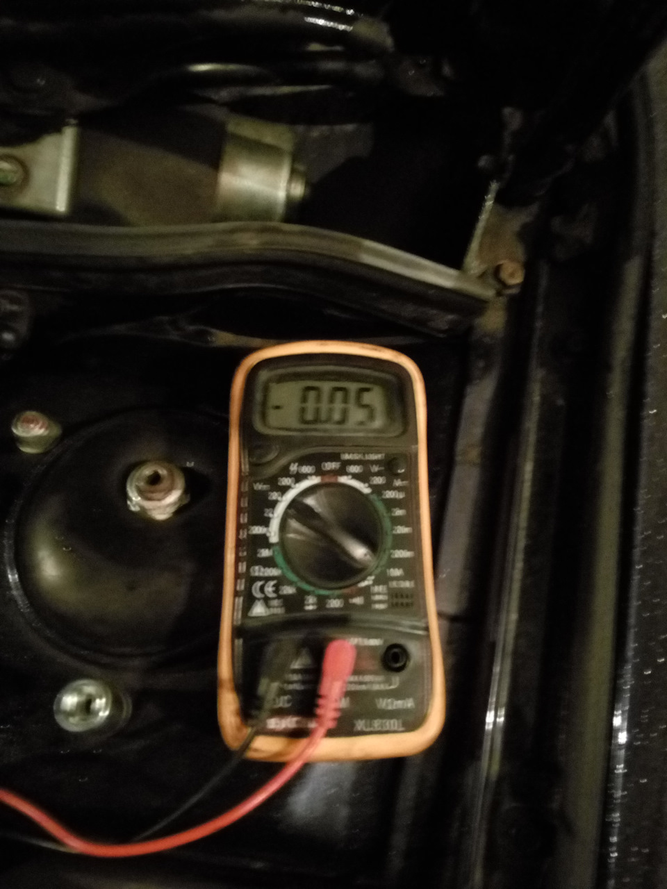 Замер утечки тока. — Lada Гранта лифтбек, 1,6 л, 2015 года ...